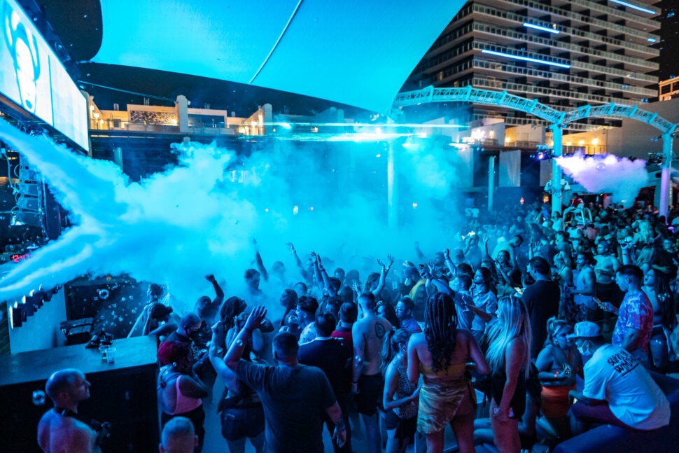 night pool party vegas