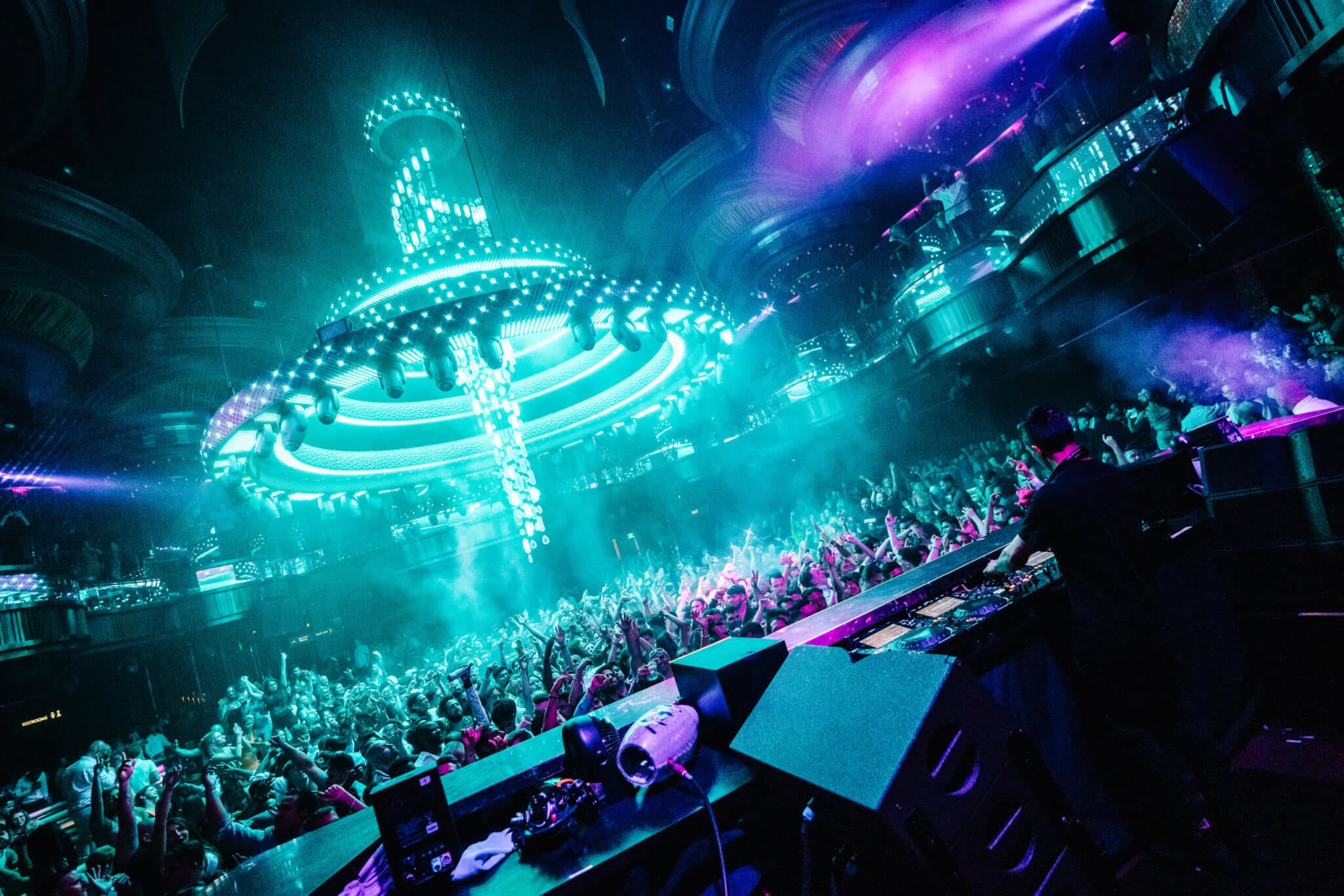 Omnia Chandelier